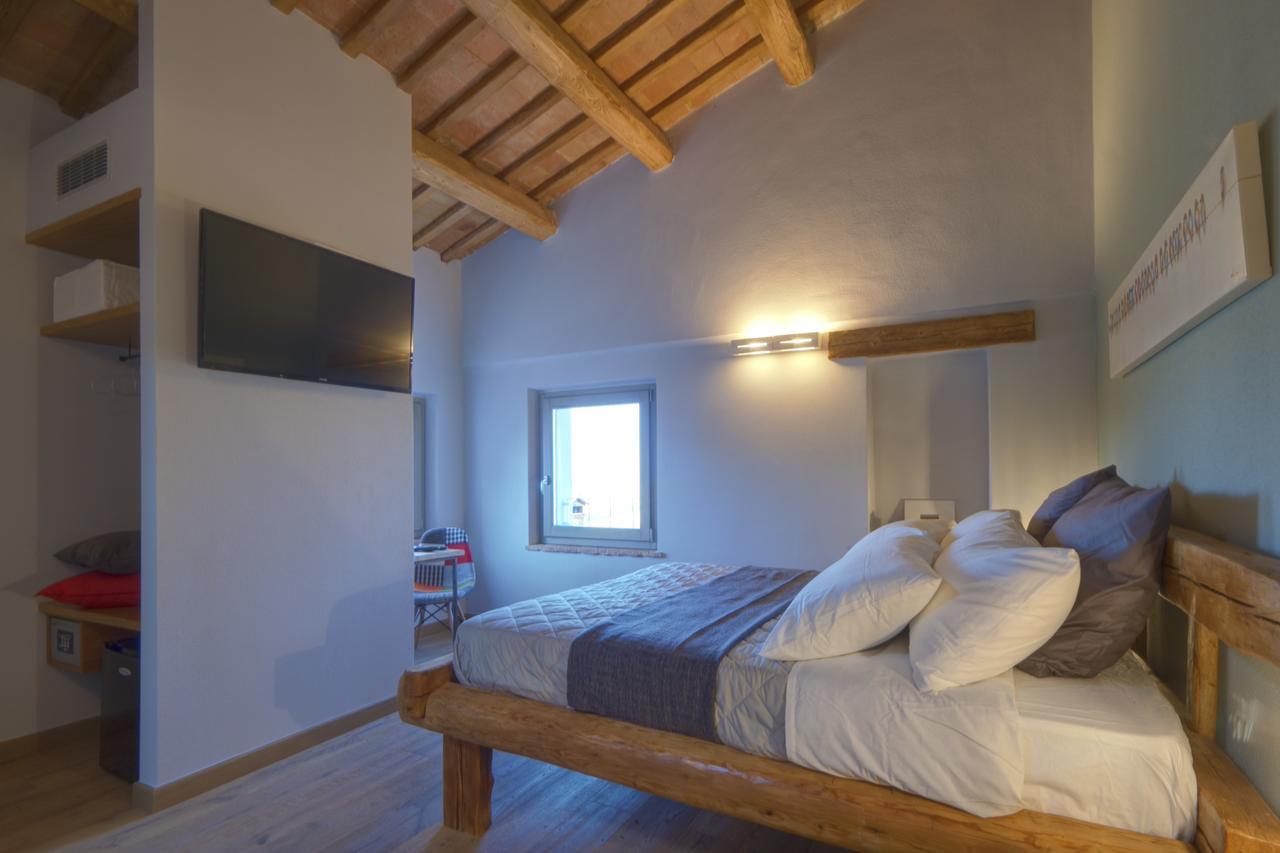 Tabano Ristorante-Casolare Bed & Breakfast Iesi Bagian luar foto